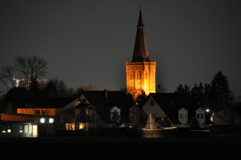 Niederembt bei Nacht, aufgenommen von Dieter Koll am 19.03.2011 20:08